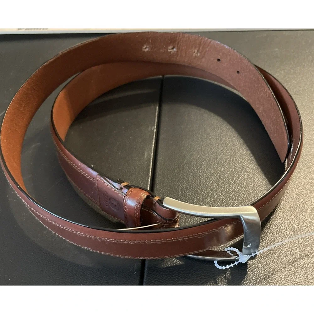 Fossil Mens 40 Belt Brown Full Grain Cowhide Leather MB4239 222 40 Stitch Detail